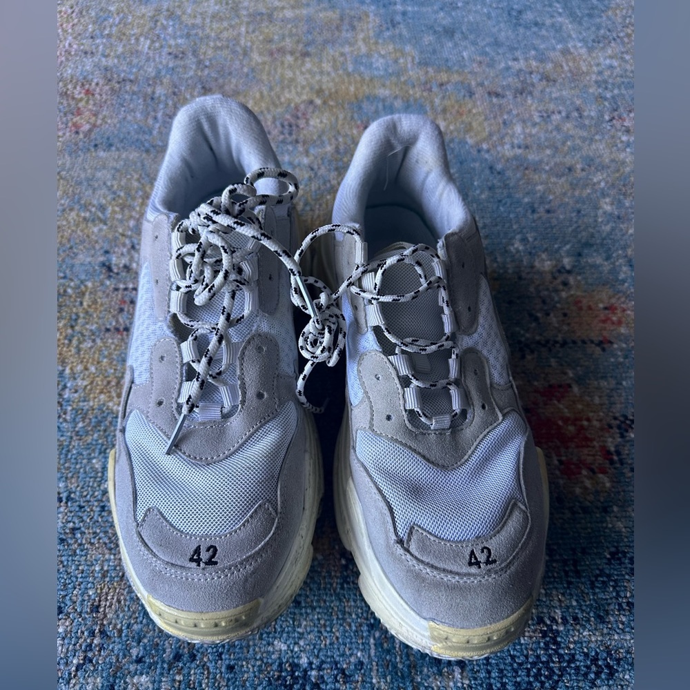 Shoes - Picture 4 of 4